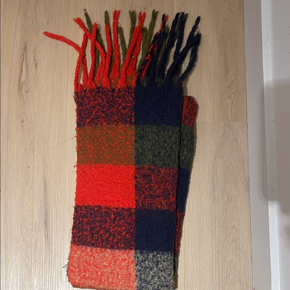 Aritzia wool fringe scarf